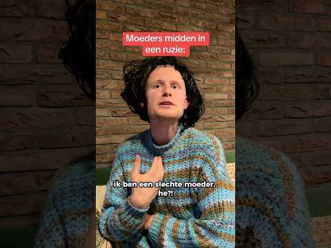 MOEDERS MIDDEN IN EEN RUZIE #comedy