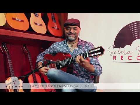 Jerónimo Maya plays his guitar model made by Felipe Conde Crespo 2022