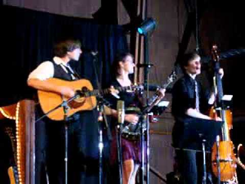 Cats and the Fiddler performing Blue Trail of Sorrow