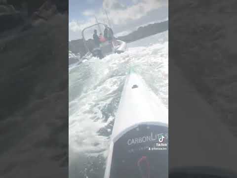 It's easier this way 🚤 #surfski #sport #wave #kayak @vaikobi