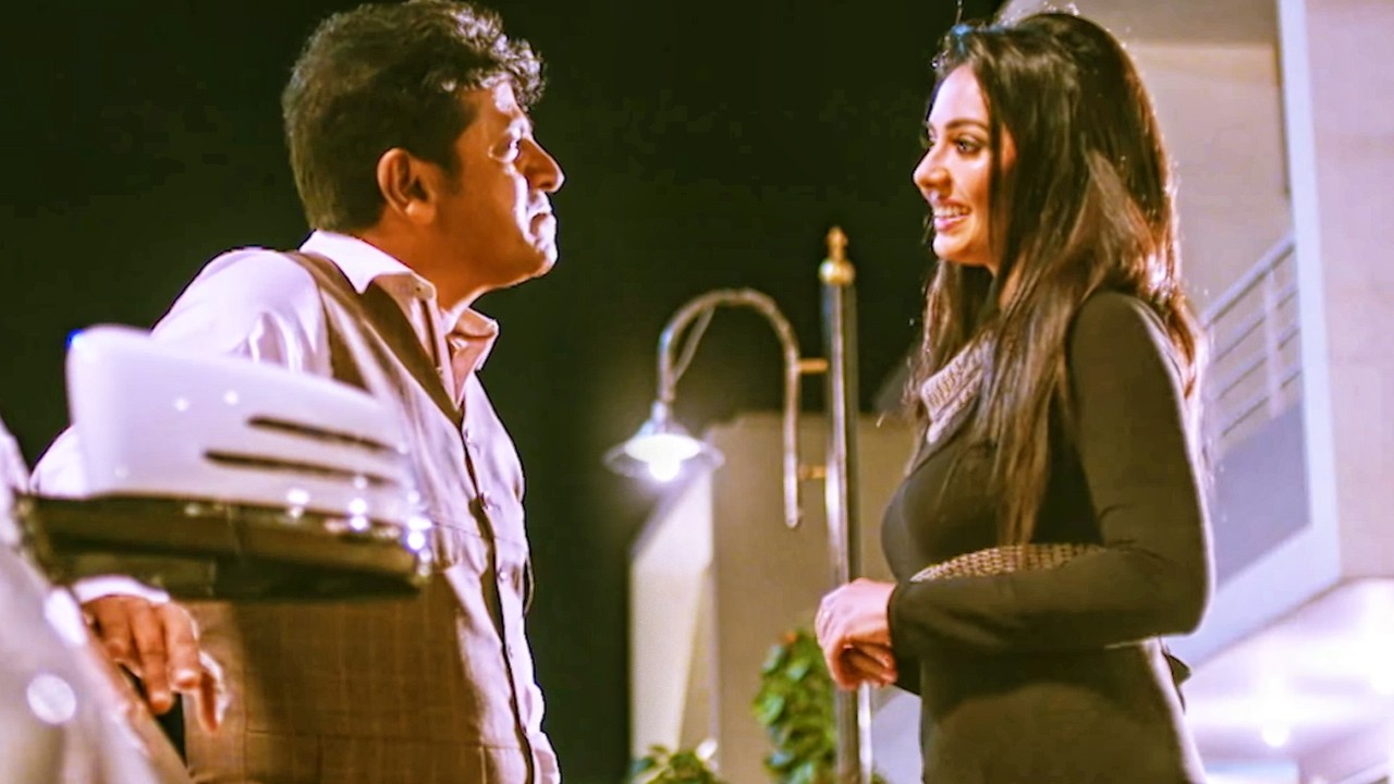 विद्या प्रदीप Shiva Rajkumar को अपने घर जन्मदिन की पार्टी पर ब?