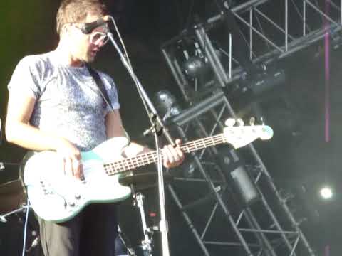 Jules' Medley + Impacilla Carpisung - The Ting Tings (Pepsi Music 2009) [HQ]