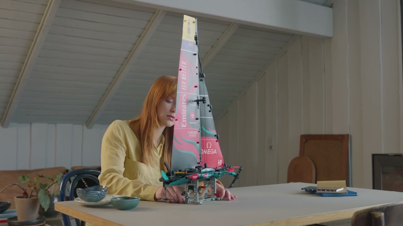 LEGO Technic - Jachta Emirates Team New Zealand AC75