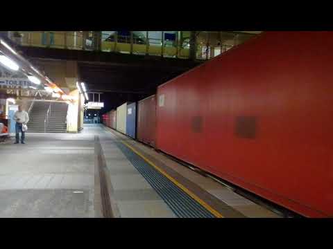 Cf4404 and CF4411 at Gosford with 1495