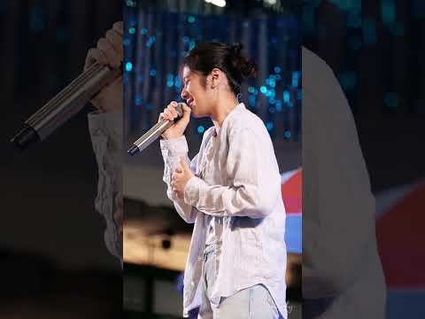 ” ขอเป็นดาวที่หมุนโคจรรอบเธอทุกวัน แค่เพียงเท่านี้ก็ดีมากพอ “ #sarahsalola #ดาวหมุน