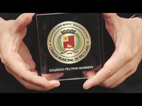 Professor do Claretiano recebe prêmio na Câmara Municipal