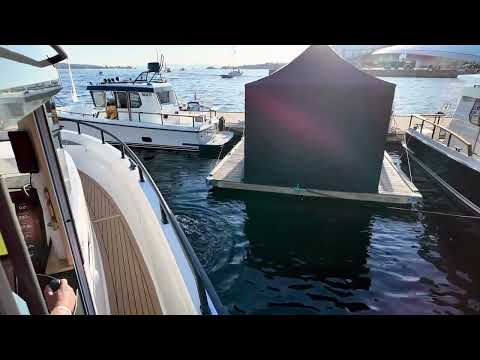 Sargo 45 - Volvo Penta IPS Joystick maneuvering leaving Oslo boat show 2024