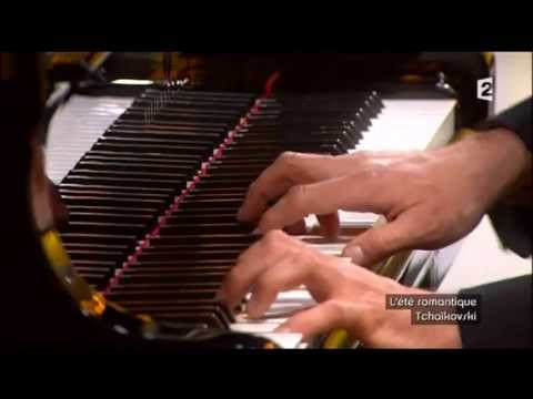 Dimitri Naïditch interprète Tchaikovsky en Jazz chez Jean-François Zygel