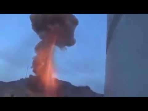 Momento da explosão dá bomba lançada no Afeganistão