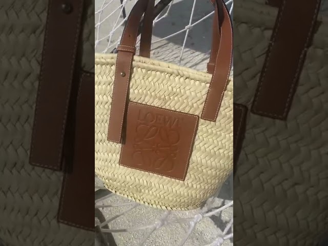 Vídeo relacionado con Xoppia - Organizador de bolsas compatible con Loewe Classic Raffia Basket Bag Forro de fieltro para bolso de mano para mujer (Estilo A, pequeño)