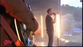 The Jesus and Mary Chain - Happy when it rains with lyrics