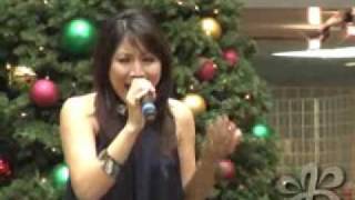 Jasmine Trias - My Grownup Christmas List (Live performance)