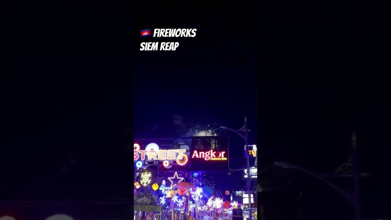 🇰🇭 Beautiful Fireworks Show #cambodia #siemreap #visitcambodia #waterfestival #bonomtouk