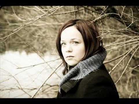 A Case of You (Joni Mitchell) - Allison Crowe live w. lyrics