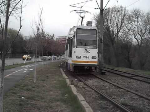 Tramvaiul V3A-93 M Faur 234 tranzitand Lacul Tei in linia 36