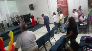 La tierra canta - adoración