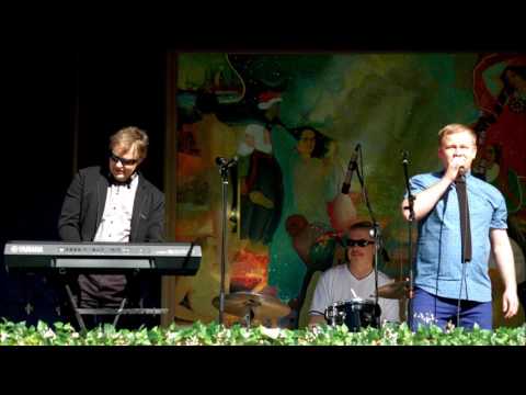 Grupa Priekšnojauta - Ienes sirdī