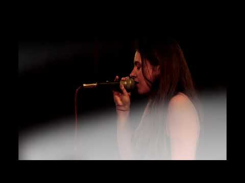 Desi Petrova - "Fields Of Gold"