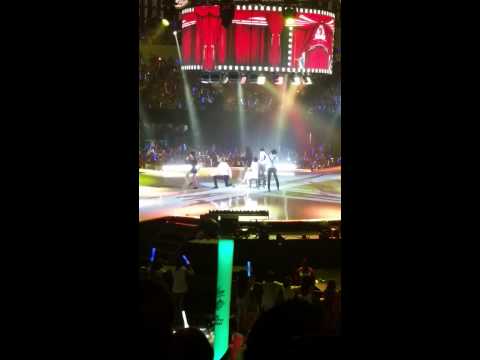 The angel voice singing (IU) [fancam]