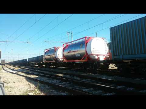 E656.570 sul TCS Bari Lamasinata-Gallarate in partenza