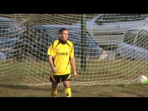 Kamil Musiał 0:5 (76') 9 kolejka A klasy: Słomka Siekierczyna - Płomień Limanowa (06.10.2013r.)