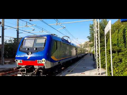 La mega partenza strombazzante  Della E464-216 da scilla con il Treno Tropea line