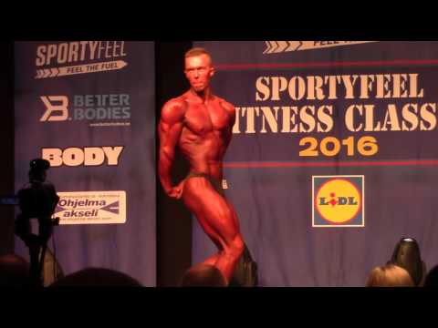 Samu Pitkänen posing at Sportyfeel Fitness Classic 2016