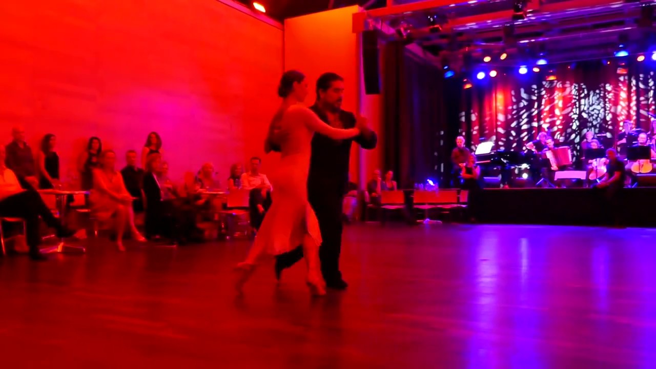 Leonel Mendieta & Natalia Hassan bailan  Corazón de Artista en PUC- Munich 13.10.2018