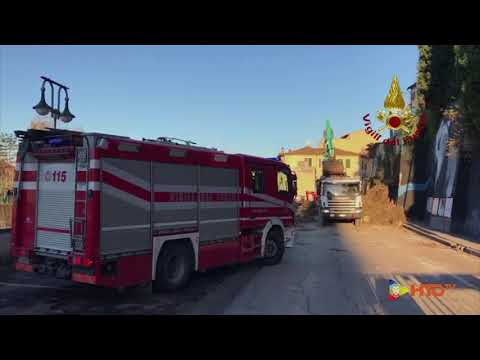 Vigili del Fuoco - Montelupo Fiorentino (FI), Crollo muraglione di contenimento - www.HTO.tv