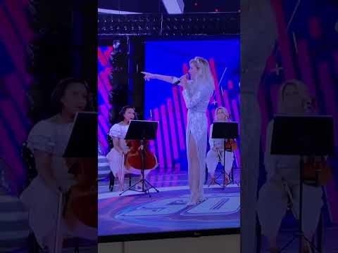 TARYN (FROSEN) CANTA E ENCANTA - VEJA EM 2010 #shorts #art #music #short