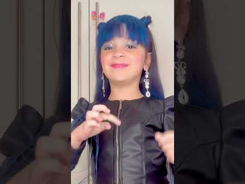 EU TO MUITO FELIZ  - 100k no canal e de CABELO AZUL - #mariaflor  #shortvideo #dancinha