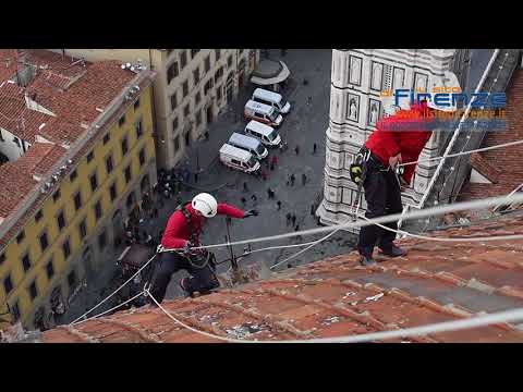 Cupola del Brunelleschi  - Operai alpinisti sul Duomo di Firenze
