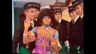 Eartha Kitt in Musik ist Trumpf