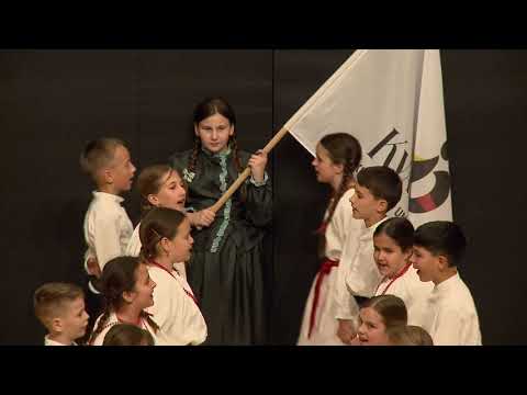 KUD "Kvadrilja", Trogir - mlađa dječja folklorna skupina - "Lipe jesu zelene livade"