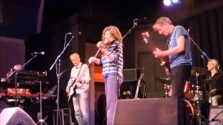 The Korgis vs. Stackridge - Everybody's Got To Learn Sometime (live)