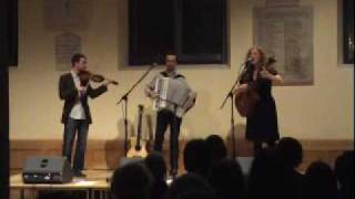 Makedonsko Devojce / Out of Breath from the Tea Hodzic Trio - Acoustic Balkan Music