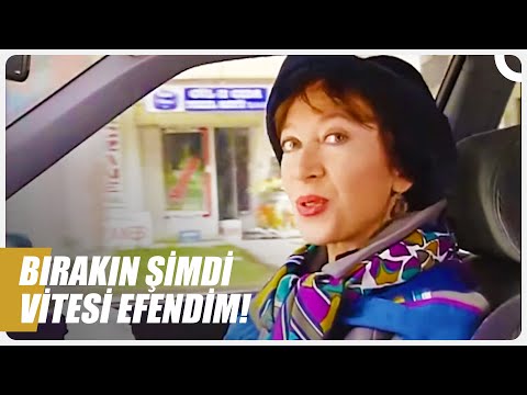 Vitesleri Çok Güzel Geçiriyorsunuz | Ayla Hanım'ın Efsane Sahneleri