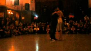 Milonga inaugural Viva la Pepa Bailan Gaston Torelli y Moira Castellano en Villa Malcolm