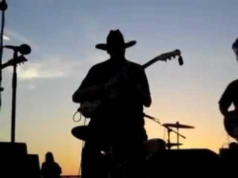 Nokie Edwards and VenturesMania Hawaii 5-0 Theme Redondo Beach Pier