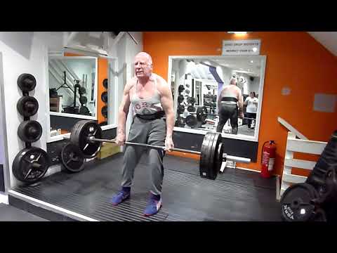 80 years old Ernest Tuff Deadlifting 200kg - 441lbs