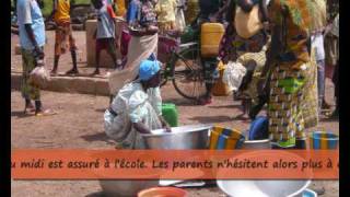 preview picture of video 'Graines de joie présente l'école de Guigemtenga et Mougnissin - Burkina Faso - 2008'