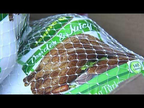 Trap Kitchen PDX hands out free turkeys for people in need