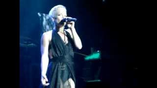 P!NK & Nate Ruess - Just give me a reason - 01.05.2013 LIVE @ o2 World Hamburg
