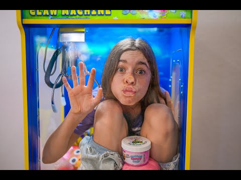 Little Mama is STUCK in the Claw Machine!😮