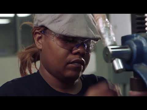 Mace Brand Self Defense Magnum Collection, Police Strength Pepper Spray Gel, Wind-Safe Thick Reviews