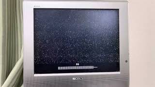 壊れかけの家のテレビ