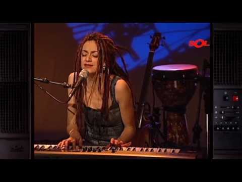 Carmen París "En mi pecho" (A Solas 2002)