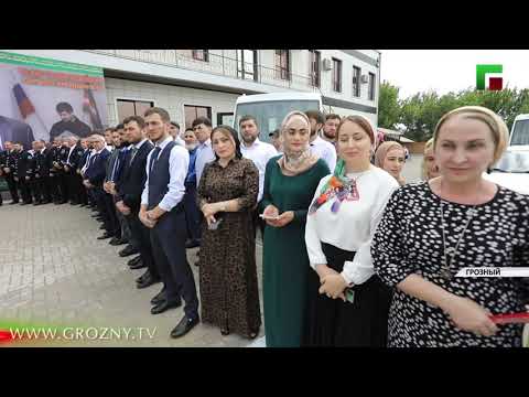 Автопарк Грозного пополнился микроавтобусами и легковыми автомобилями для таксопарков