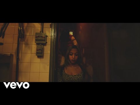 Prada Jones, Easz - Different