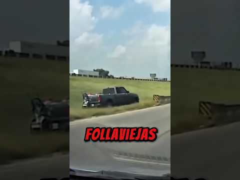 Un conductor iba a sufrir su karma instantáneo por ir de listo en la carretera